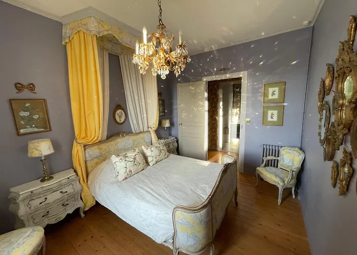 Maison D'hercule Couette-café *